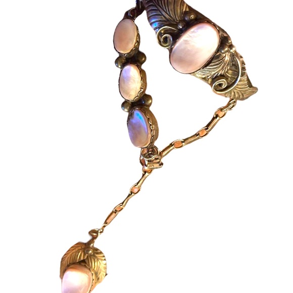 Vintage 1960s Sterling Silver Navajo marked MOP Squash Blossom slave Bracelet - Picture 6 of 16